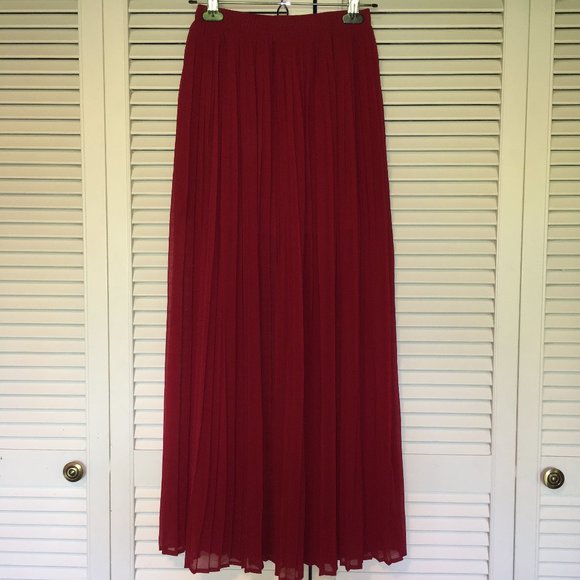 Red Pleated Maxi Skirt - Picture 1 of 3